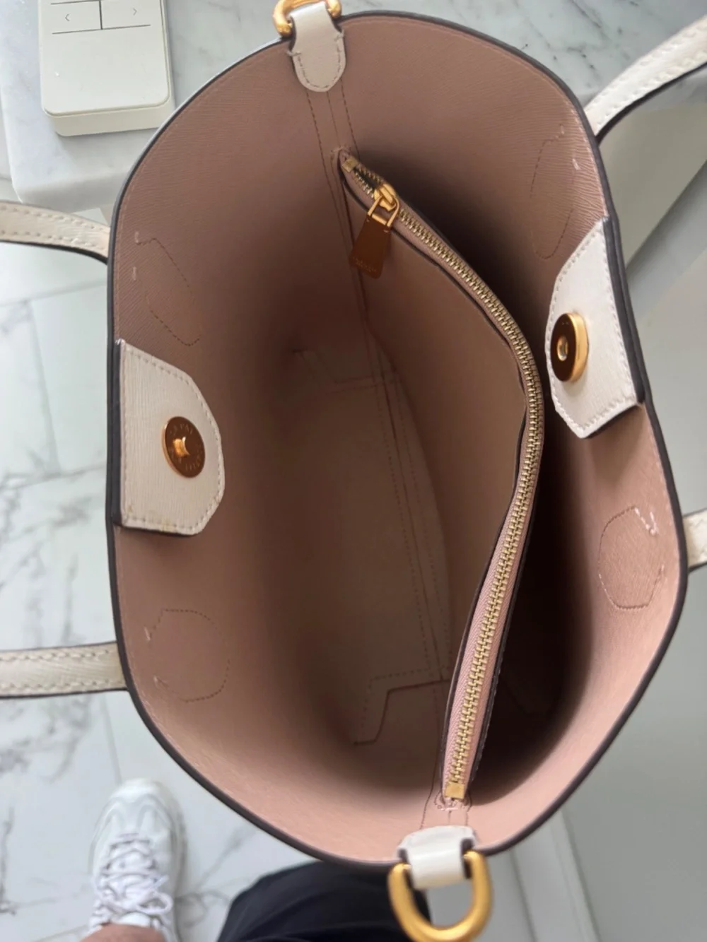 Kate spade New York Medium Bleecker Saffiano Leather Tote/Crossbody Parchment
